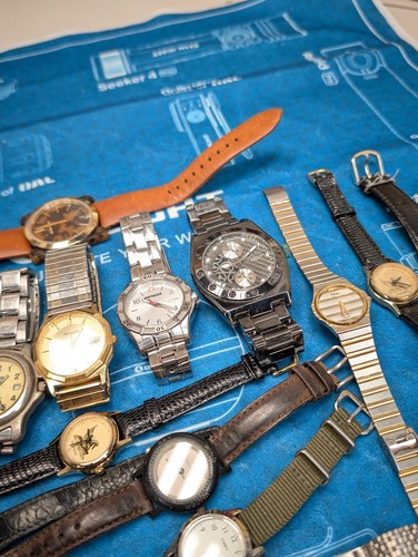 Watch lot for parts or repair Fossil Gruen Swiss army wittnauer gucci seiko - Imagen 4 de 9