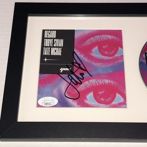 Tate McRae Signed Framed Regard CD Sleeve Autographed AUTO JSA COA Troye Sivan - Picture 2 of 3