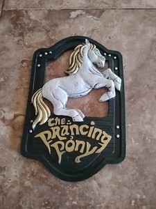 Lord of the Rings The Prancing Pony Plaque