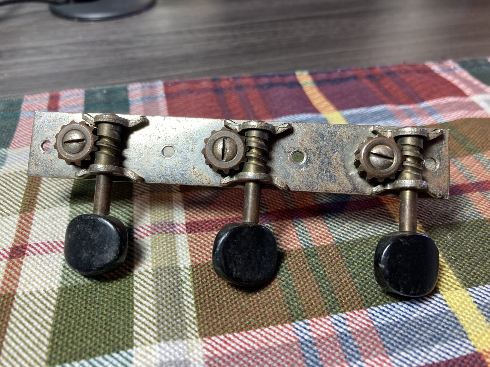 Vintage Black Button Kluson Pat Pending Plank/Strip Guitar Tuners, Bass Side