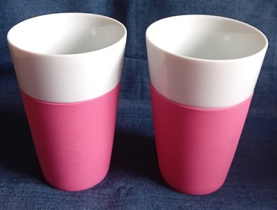 BODUM BISTRO - 2 Becher PORZELLAN mit Silikonring in Pink - 0,6 l