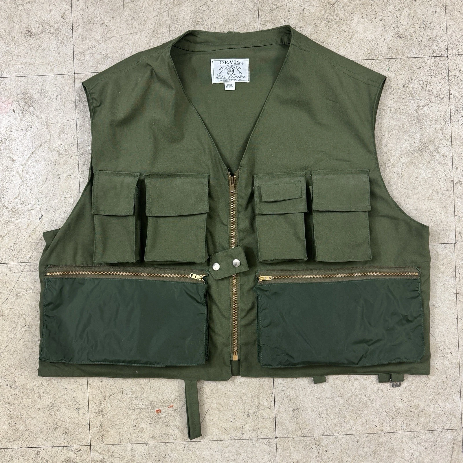 Orvis Fishing Vest 70s USA Vtg Large Olive Green Poplin Cotton Utility Talon Zip
Opens in a new wind
