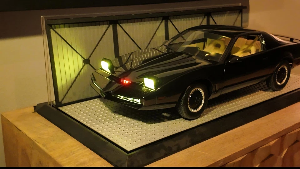 Knight Rider Fanhome 1:8 Garage Trailer Display Case Full Set – 3 units Left - Image 2 of 4