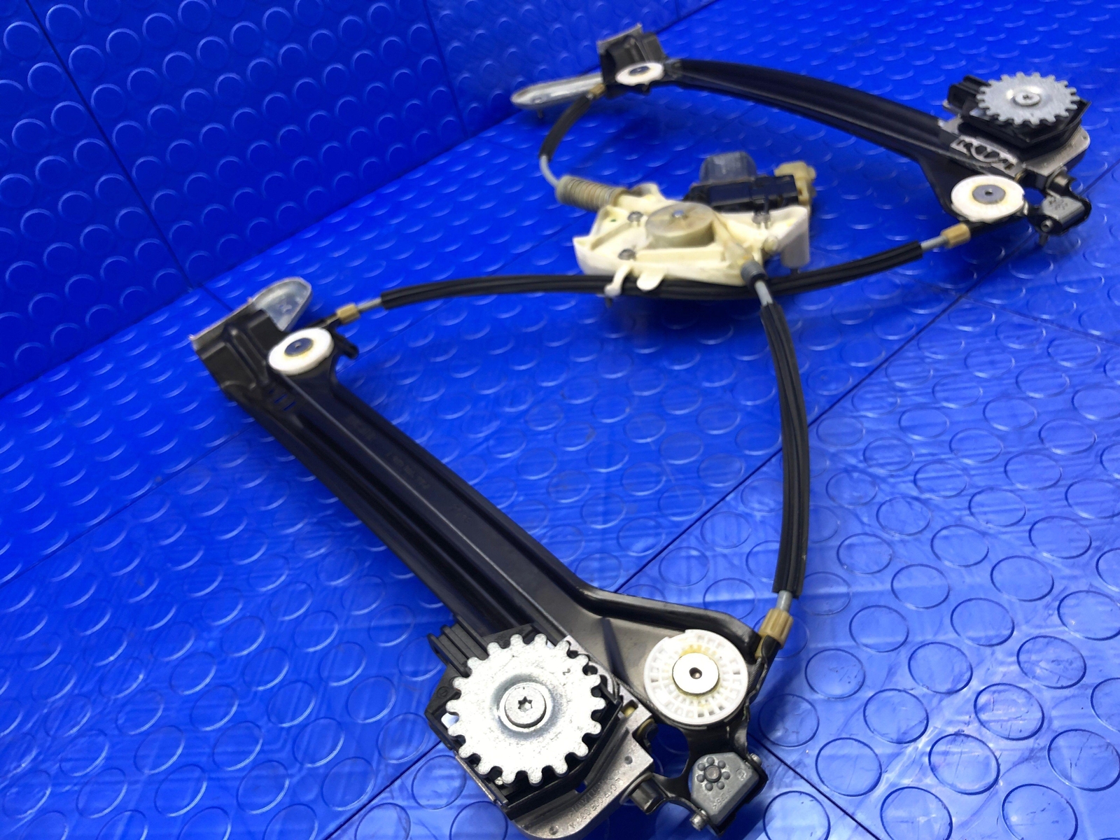 2014-2021 MASERATI QUATTROPORTE REAR LEFT DOOR WINDOW GLASS REGULATOR W/MOTOR
