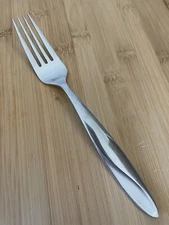 Oneida SIMMER Frost Glossy Handle Stainless Pointed Tip DINNER FORK 8”