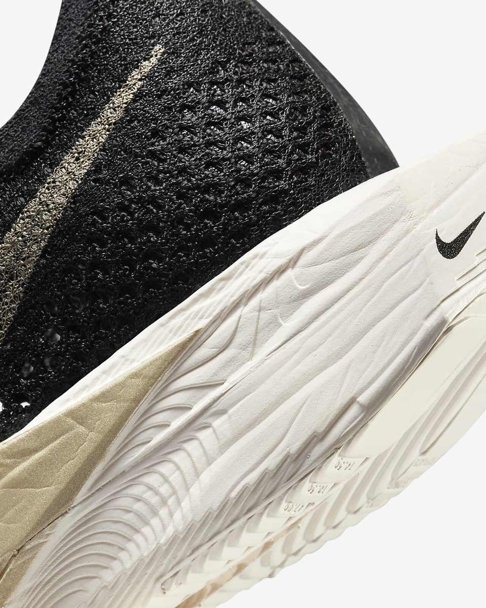 NEW Womens Size 9 Nike ZoomX Vaporfly NEXT% 3 Black Gold Running