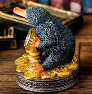 Fantastic Beasts Niffler Table Clock Gringotts Bank coin design