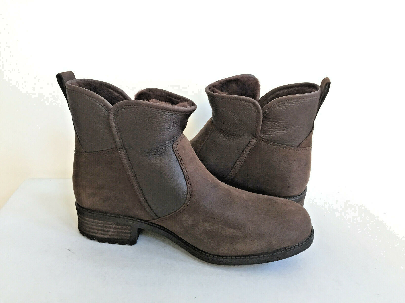 ugg lavelle zip boots black leather