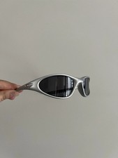 Vintage Oakley Minute Gen1 Lightweight Sunglasses Silver Frames black lenses Y2K