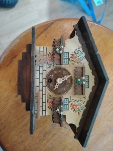 Vintage Miniature German Black Forest cuckoo clock with Wind Up movement 