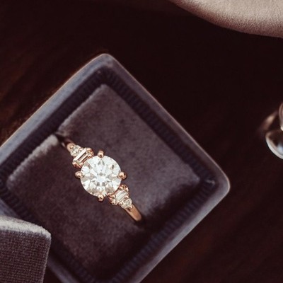 14 Karat Rotgold Ehering 1,55 Karat IGI Lab Created Rundschliff Diamant E F VVS2