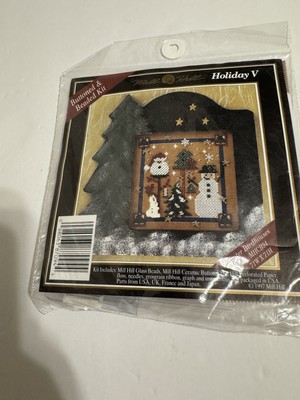 Mill Hill Buttoned & Beaded Kit Holiday V Winter Birdhouses Snowman MHCB94 1997