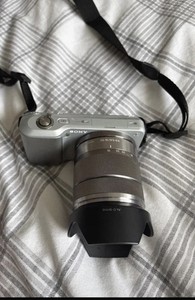 Sony NEX 3 Digital camera with flash and charger