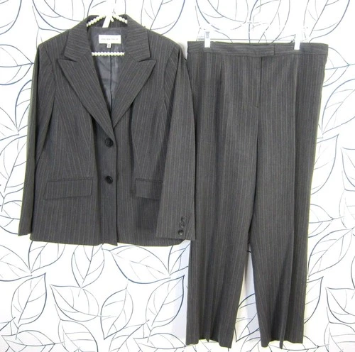 Jones New York Women's Size 16W Gray Pinstriped Pant Suit