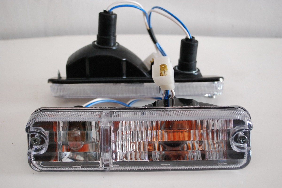 DAIHATSU TAFT FEROZA ROCKY SPORTRAK FOURTRAK FRONT TURN SIGNAL