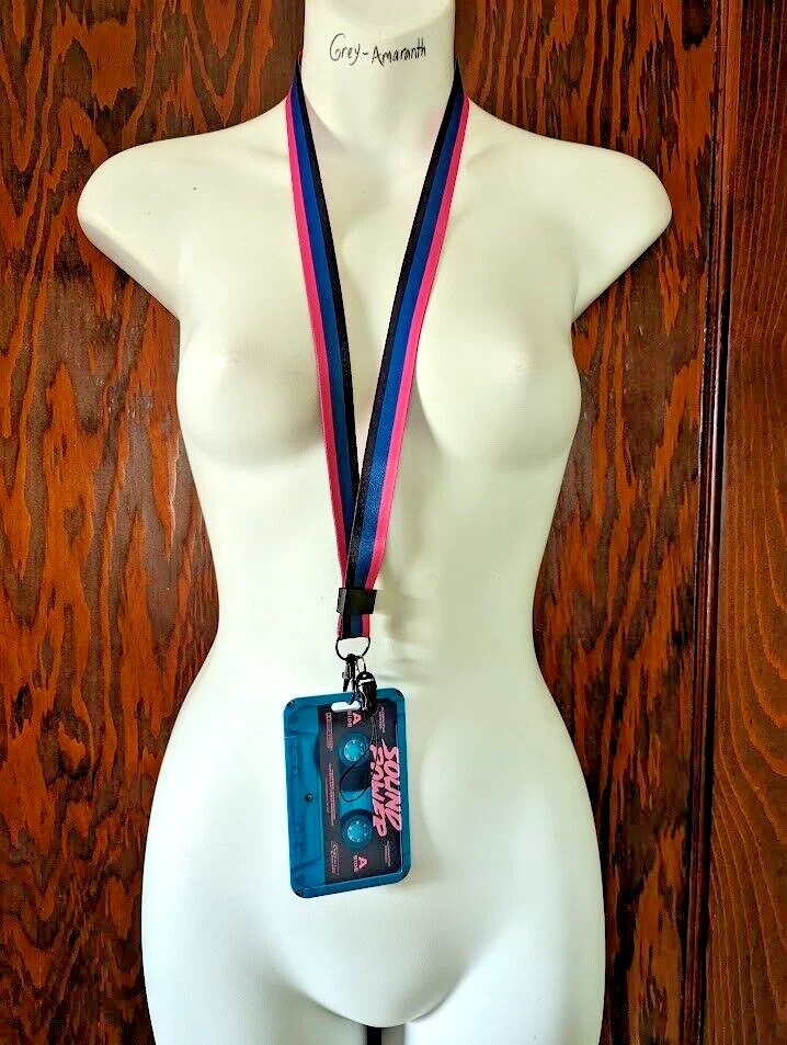 CASSETTE RETRO CORDÓN Y TARJETERO DE IDENTIFICACIÓN AÑOS 80 Vaporwave música llavero correa Y5 Foto 4 de 4