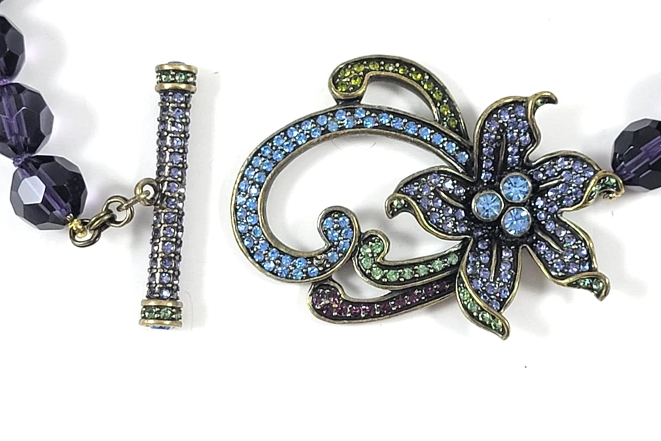 Collar Heidi Daus púrpura con cuentas de cristal de Swarovski y diamantes de imitación de flores Foto 3 de 4