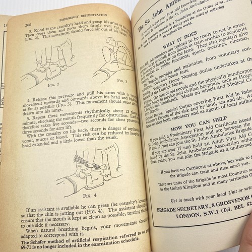 Vintage First Aid Manual St John/St Andrew's/ Red Cross/Ambulance 1958 1st Ed - Picture 19 of 20
