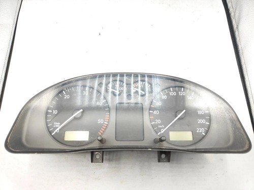 Volkswagen PASSAT B5 1.9TDI 1997 Tacho Kombiinstrument 3B0919880D