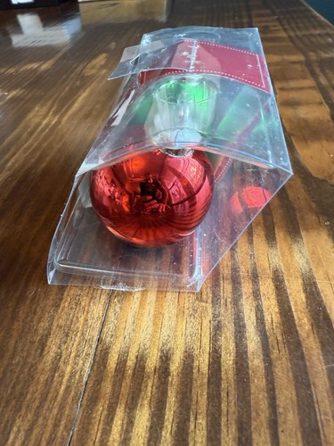 Hallmark Ornament Salt and Pepper Shakers Set Red & Green Christmas - Picture 4 of 5