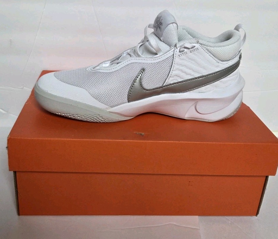 White/silver Size 6y (nib)