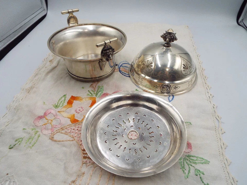 Plato de mantequilla de plata cubierto con figura medallón Gorham de la era victoriana finales del siglo XIX Foto 3 de 4