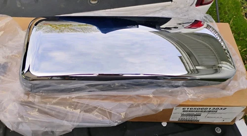 Freightliner Mekra Chrome 22-78606-500 22-78606-502 Mirror Cover Left Side Used