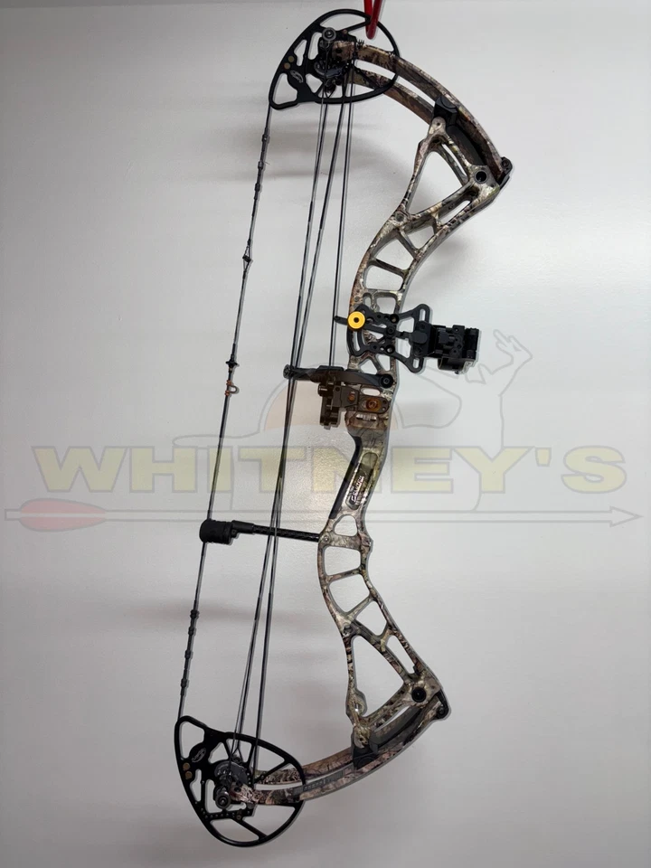 Used - Bowtech Realm SR6 - Right Hand - 60lbs - 26"-30" - Realtree - Image 2 of 4
