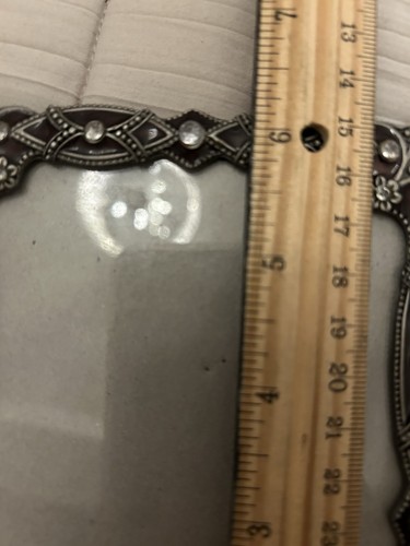 Vintage viktorianischer Stil burgunderrot Emaille und Kristall 5”x6” stehender Bilderrahmen - Bild 7 von 13