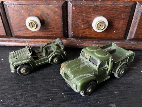 2 Vintage Dinky Toys army austin champ truck 641