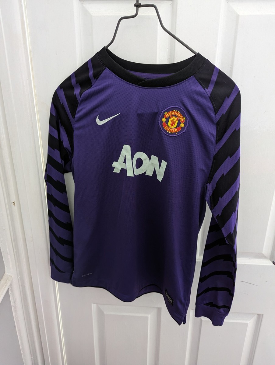 Authentic Manchester United goalkeeper purple jersey L