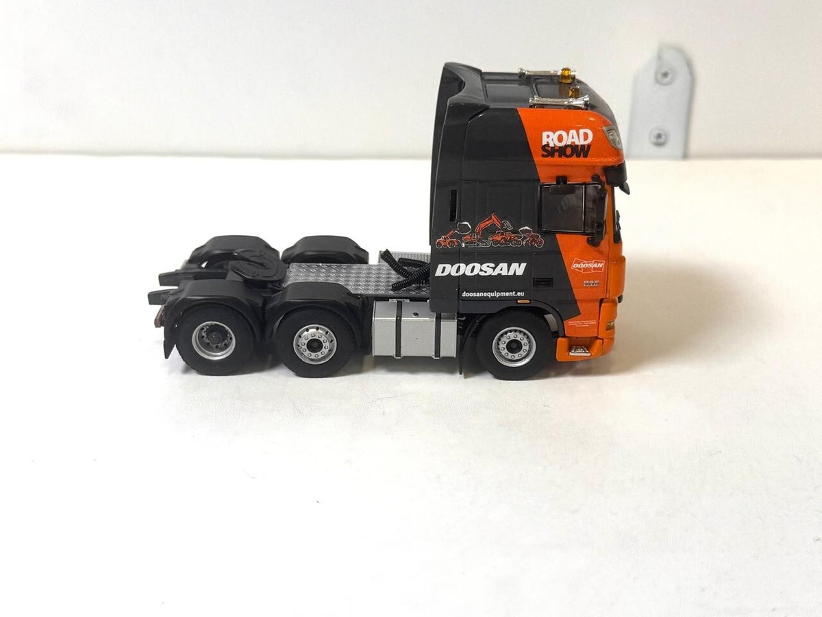 WSI models, DAF XF 105 SSC 6X2 Lowloader +DX140w+DX160w BL.ED