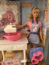 Barbie Sweet Treats with Mixer Baking and Decorating Kit 1998 Mattel 20780 NRFB