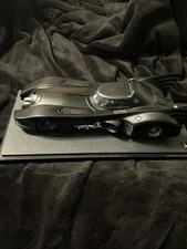 Hot wheels CMC96 - 1:18 Batman Returns Batmobile And 1:64 Tv Series Batmobile