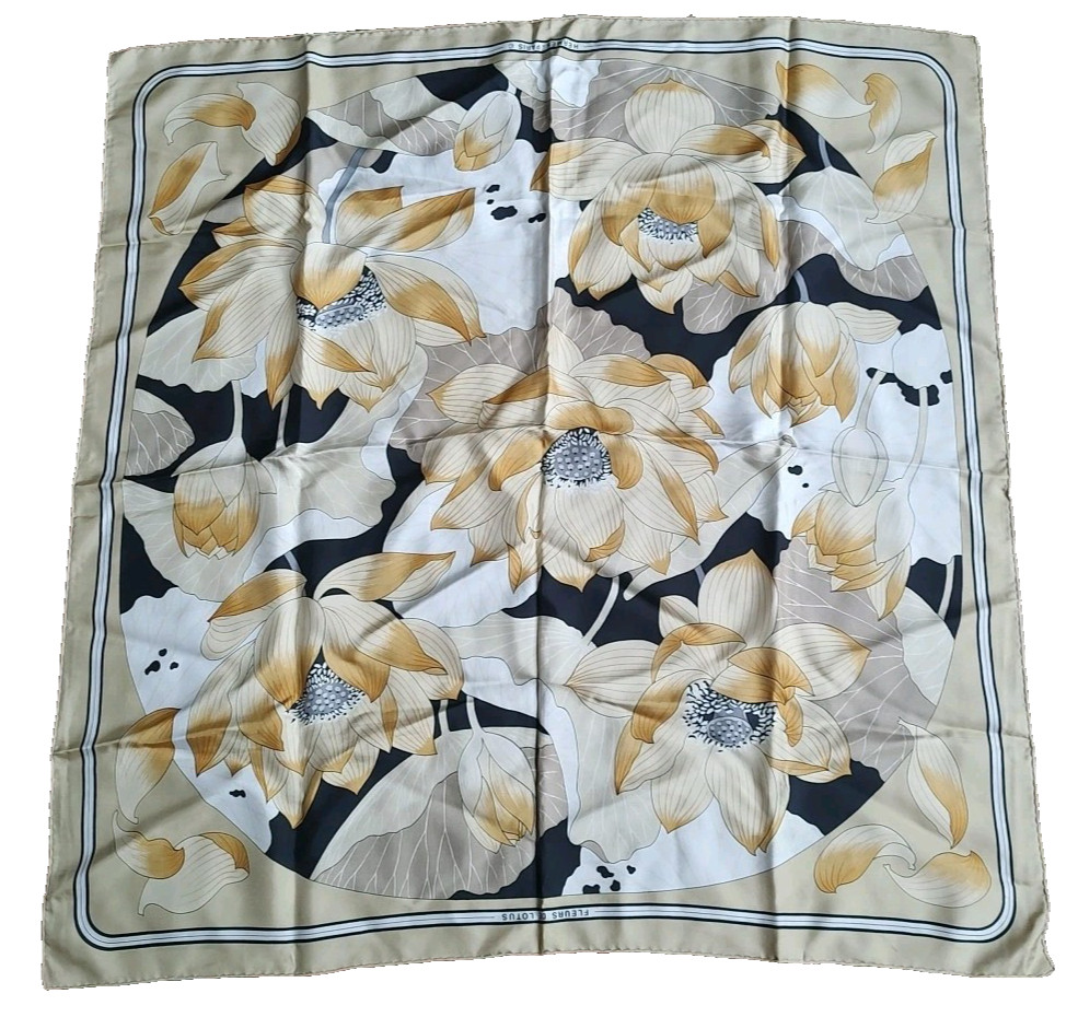 HERMÈS ヴィンテージ・スカーフ　FLEURS DE LOTUS Fleurs de Lotus Hermes Scarf - It's All Goode