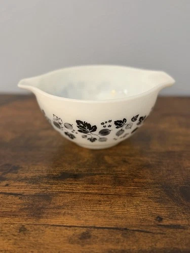 Vintage PYREX Small BLACK & WHITE GOOSBERRY Cinderella Mixing Bowl #441
