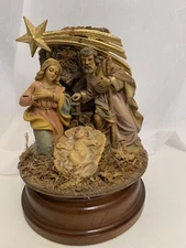Vintage Christmas Nativity Manger Music Box Hand Painted In Italy Silent Night