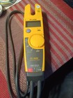 Fluke T5 1000 Meter Voltage and Continuity Tester, With Leather Case