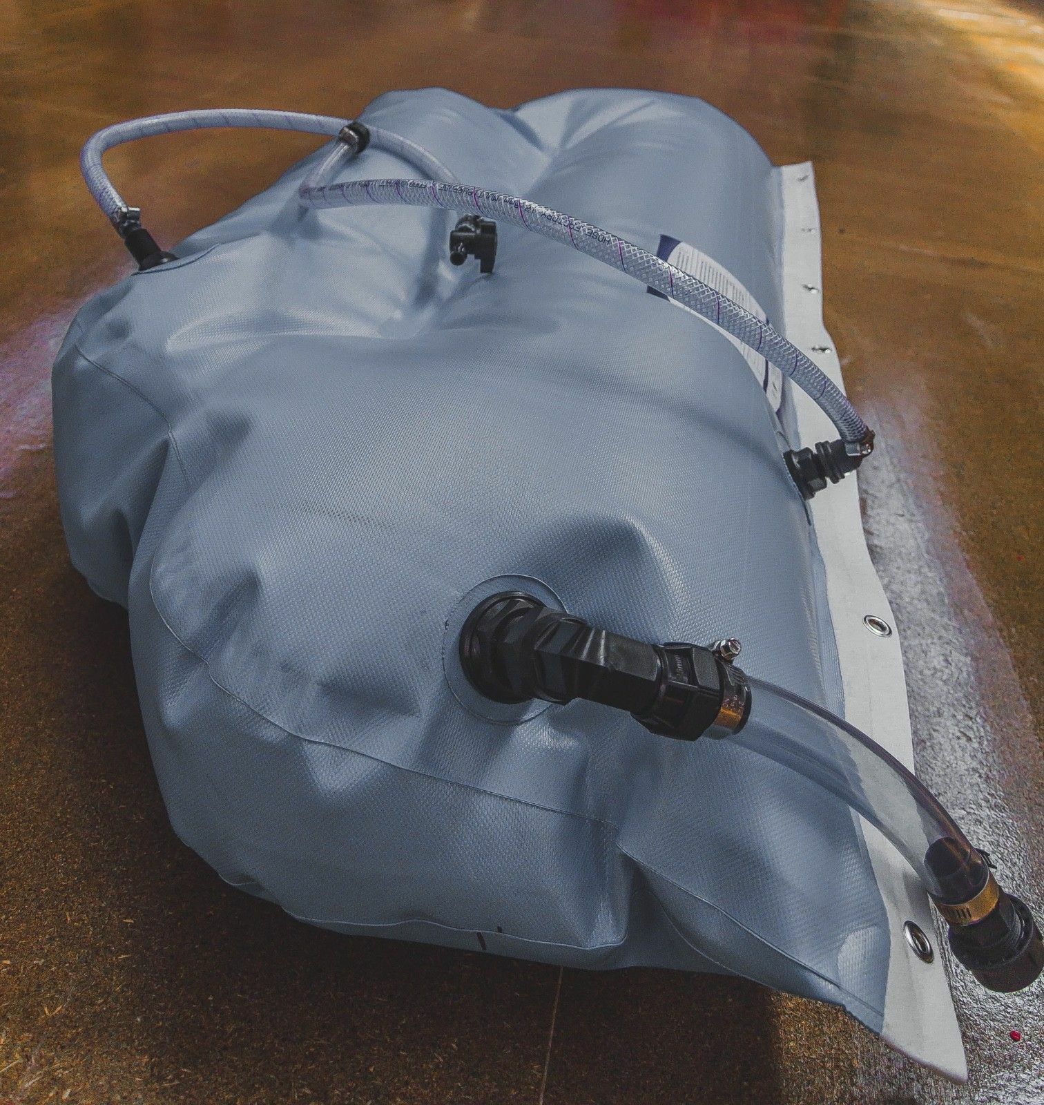 Cargo Barrier Hanging Drinking Water Bladder Tank 100 Ltrs DW100CBH eBay