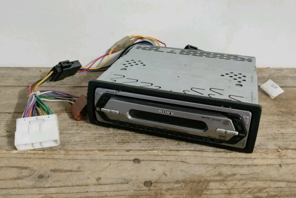 SONY CDX-S22 STEREO RADIO PLAYER HEAD UNIT Autoradio CD Vintage ✅ - Immagine 2 di 4