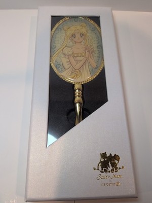   Sailor Moon R x ITS'DEMO Princess Serenity Hand Mirror Japan Exclusive NIB