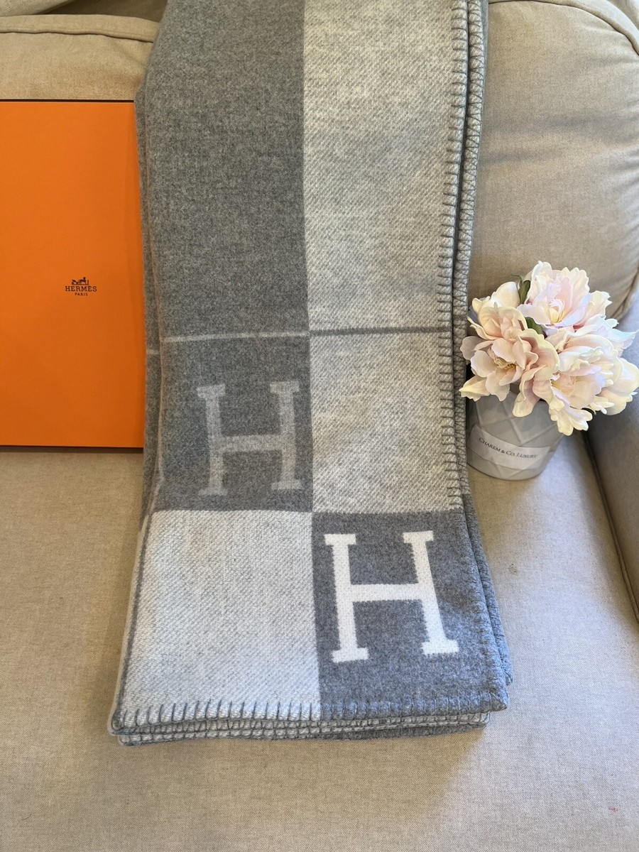 BNEW! 🩶 Hermes Avalon III Throw Blanket Ecru/ Gris Clair Grey Wool Cashmere