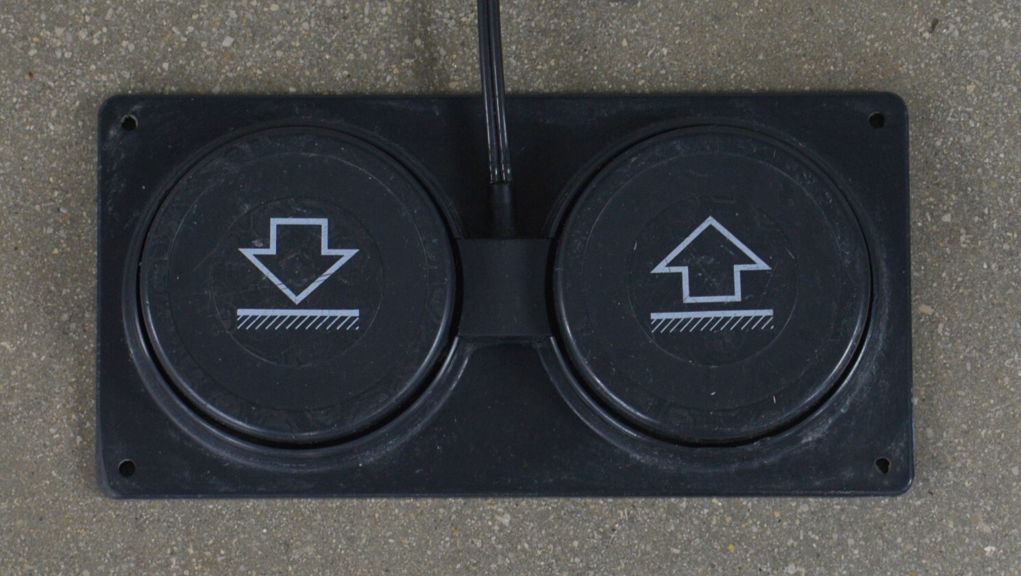 Armedica AM-200 Hi-Lo Two Section Treatment Table W/ Footswitch