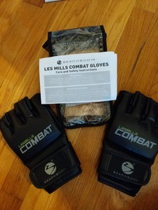 les mills combat gloves
