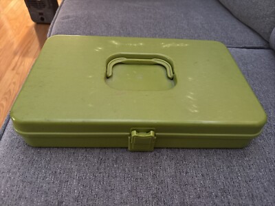 Vintage Wilson Wil-Hold Plastic Green Sewing Box. EUC Holds Thread Spools Bobbin