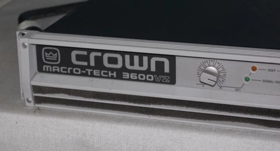 Crown Macro-Tech 3600vz Amplifier , L5 30 Connector - Image 2 of 4