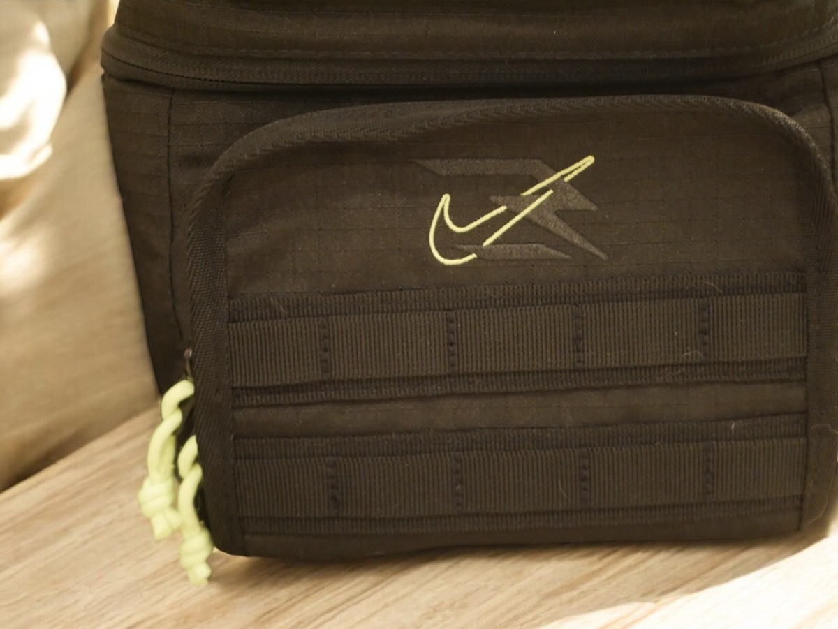 NWT NIKE CUBE SQUARE INSULATED LUNCH BAG BLACK YELLOW SHOULDER STRAP  9AT062-023