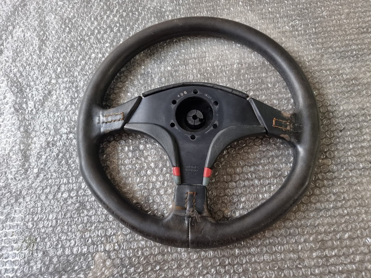 MOMO COBRA ステアリング 360mm 黒 レザー MOMO COBRA ステアリング 360mm 黒 レザー