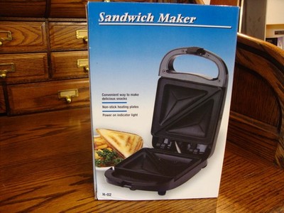 New Non-Stick Sandwich Maker Black Mini Countertop Sandwichera - Grilled Cheese!
