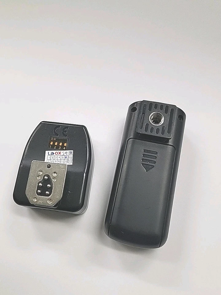 CONTROLADOR INALÁMBRICO YONGNUO RF-602TX CON TRANSMISOR YONGNUO RF-602RX-USADO. Foto 2 de 3